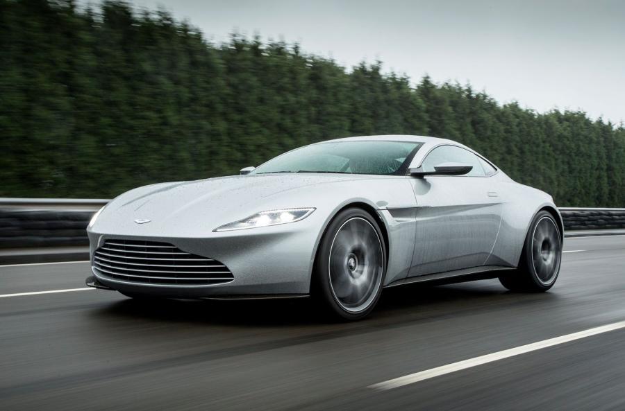  Aston Martin DB10 2015 года  (фото 13 из 35)